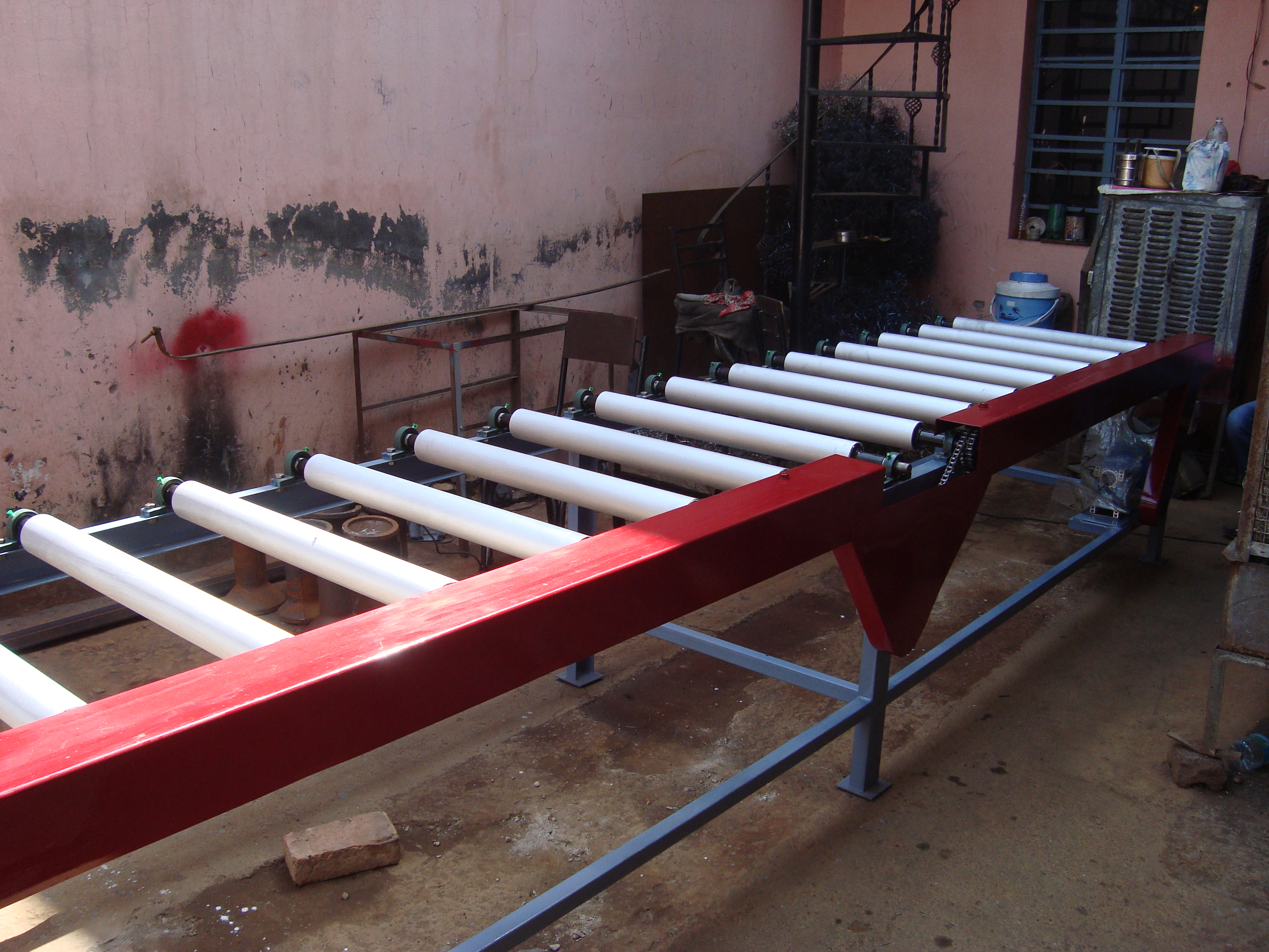 Roller conveyor